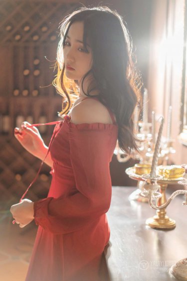 厨房玩弄丰腴尤物美妇